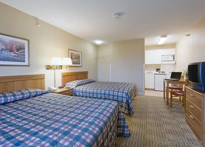 Hometowne By Red Roof Chicago - Motel 2*